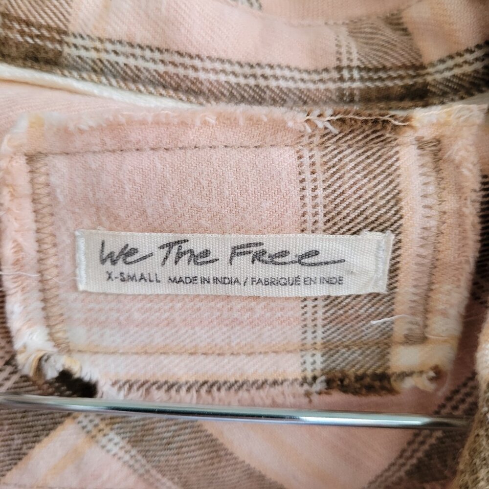 Free People - We The Free 100% Cotton Flannel soft light pink button down shirt - Picture 2 of 7